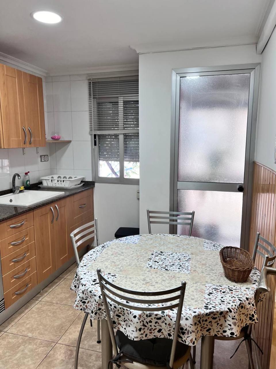 Apartmán Plaza Sainetero Arniches Valencie Exteriér fotografie